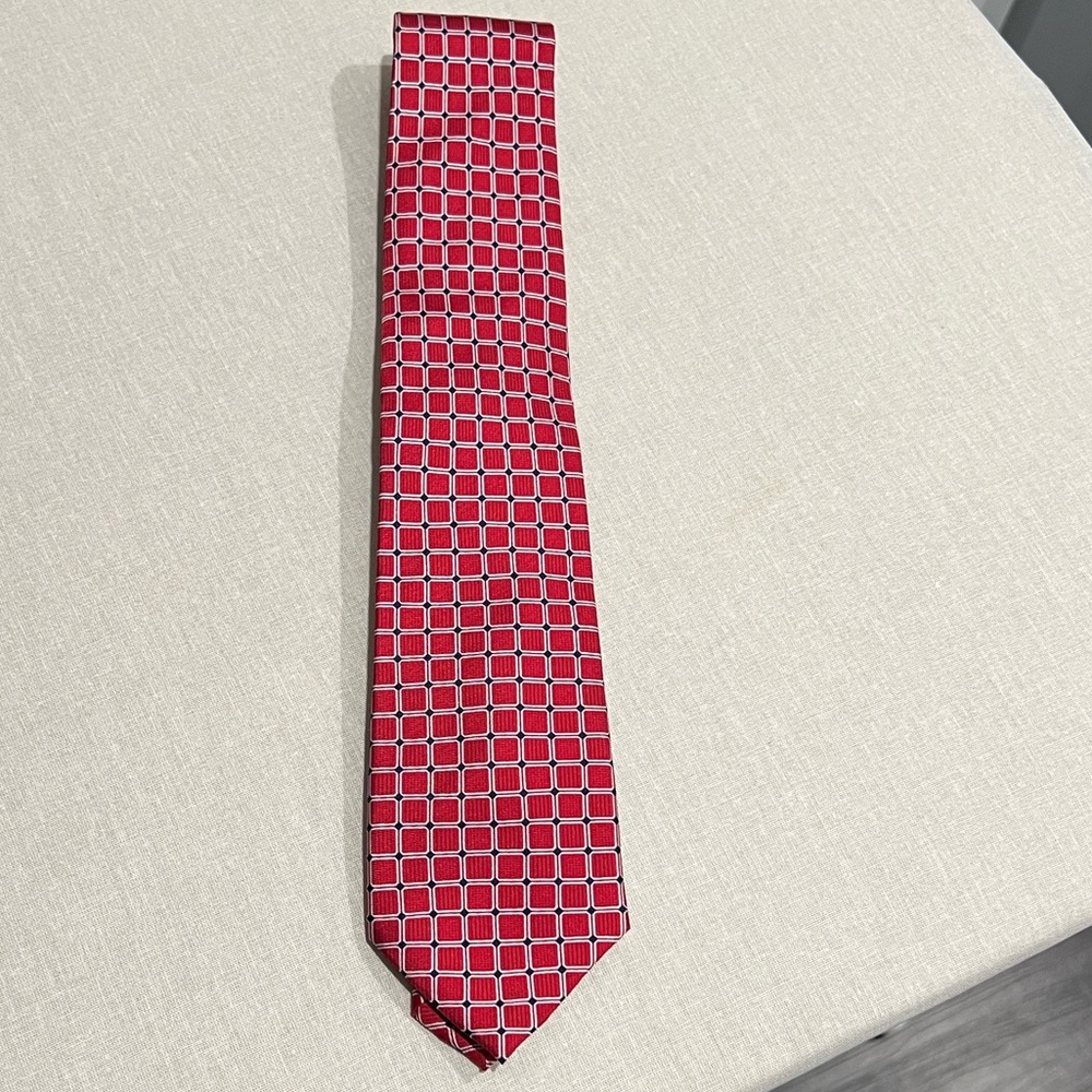 Chaps Red, White, and Navy Silk Tie